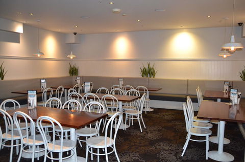 Coniston Hotel Wollongong - Holiday Adelaide 22