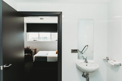 Coniston Hotel Wollongong - Holiday Adelaide 27