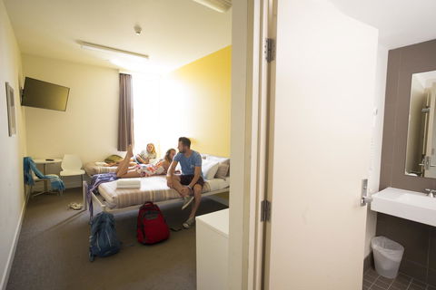YHA Sydney Harbour - Holiday Adelaide 4