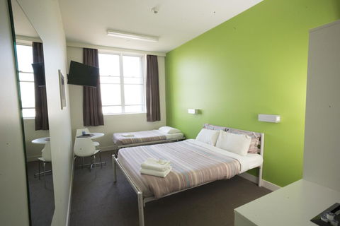 YHA Sydney Harbour - Holiday Adelaide 2