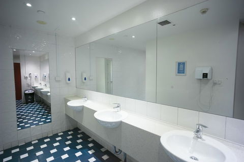 YHA Sydney Central - Holiday Adelaide 11