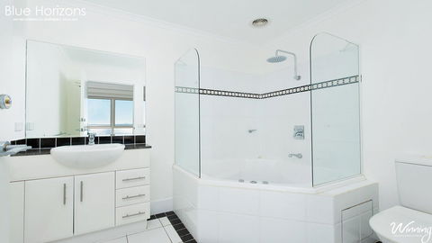 Blue Horizons, Unit 808, 41-45 Shoal Bay Road - Holiday Adelaide 14