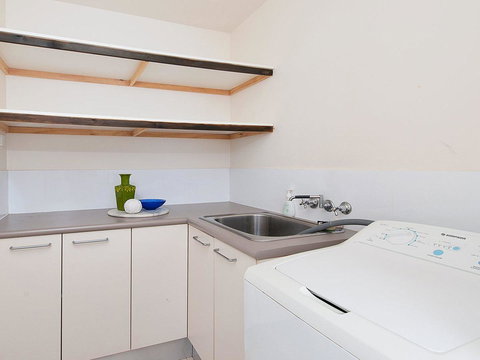 Blue View @ Fingal Bay - Holiday Adelaide 10