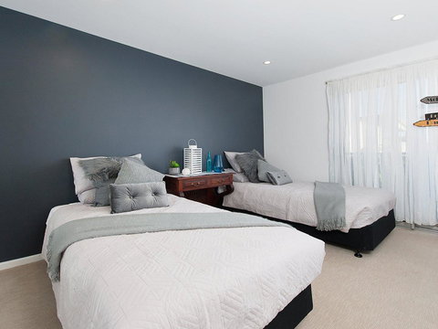 Blue View @ Fingal Bay - Holiday Adelaide 26