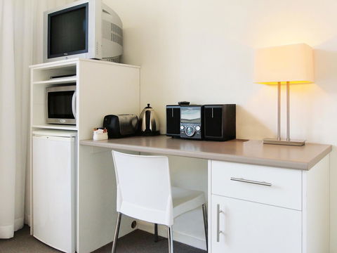 Oaks Nelson Bay Lure Suites - Holiday Adelaide 12