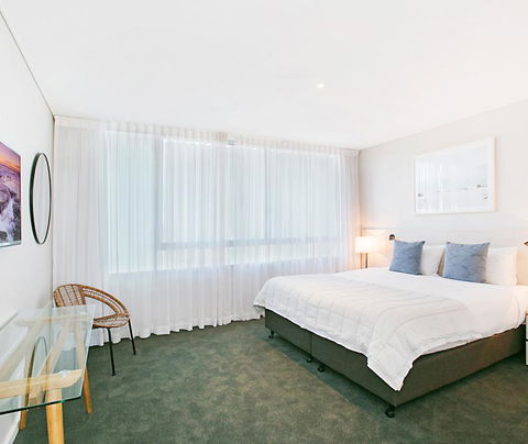 Oaks Nelson Bay Lure Suites - Holiday Adelaide 2