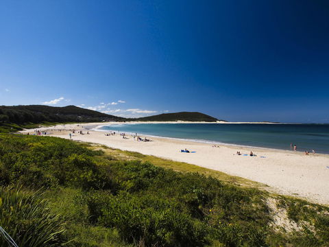 Oaks Nelson Bay Lure Suites - Holiday Adelaide 4