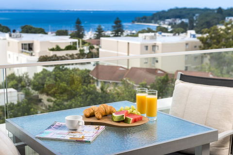 Oaks Nelson Bay Lure Suites - Holiday Adelaide 6