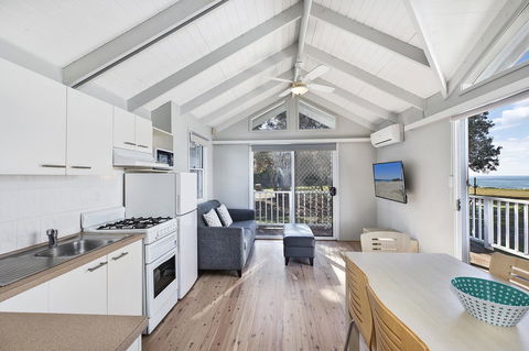 Blue Lagoon Beach Resort - Holiday Adelaide 1