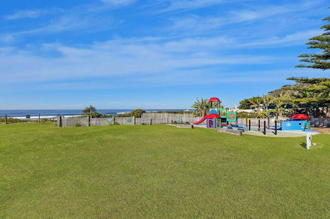 Blue Lagoon Beach Resort - Holiday Adelaide 12