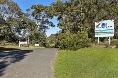 Blue Lagoon Beach Resort - Holiday Adelaide 2