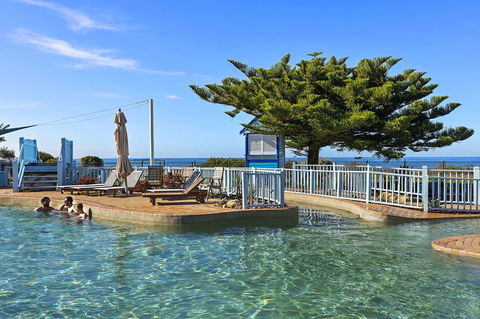 Blue Lagoon Beach Resort - Holiday Adelaide 4