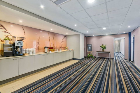 Quality Suites Pioneer Sands - Holiday Adelaide 2