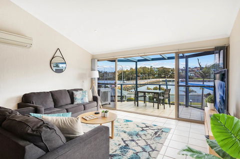 Sails Luxury Apartments Merimbula - Holiday Adelaide 32