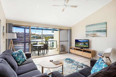 Sails Luxury Apartments Merimbula - Holiday Adelaide 25