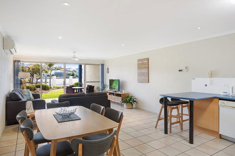 Sails Luxury Apartments Merimbula - Holiday Adelaide 23