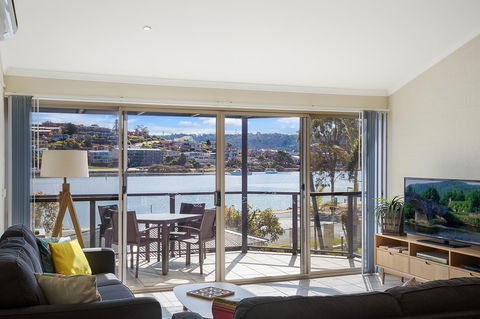 Sails Luxury Apartments Merimbula - Holiday Adelaide 3