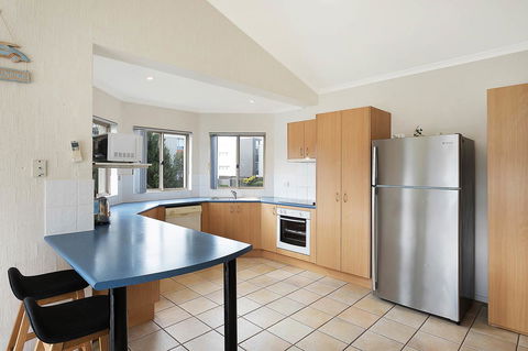 Sails Luxury Apartments Merimbula - Holiday Adelaide 43