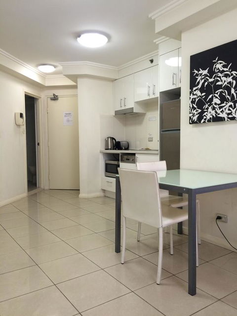 Fiori Apartments - Holiday Adelaide 8