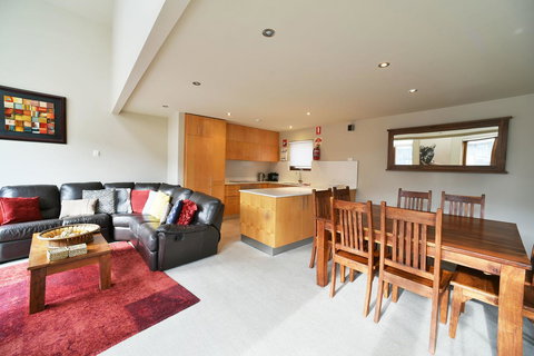 Snowstream 4 - Holiday Adelaide 2