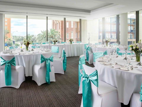 Novotel Newcastle Beach - Holiday Adelaide 41