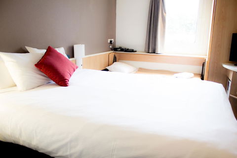 Ibis Newcastle - Holiday Adelaide 2