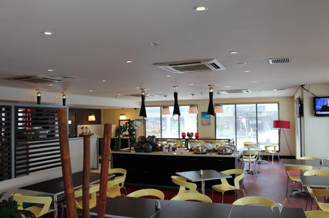 Ibis Newcastle - Holiday Adelaide 13