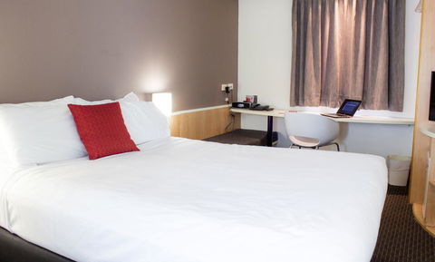 Ibis Newcastle - Holiday Adelaide 3