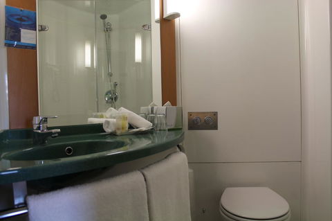 Ibis Newcastle - Holiday Adelaide 12