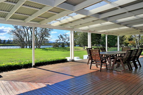 Terara Riverside Retreat - Holiday Adelaide 1
