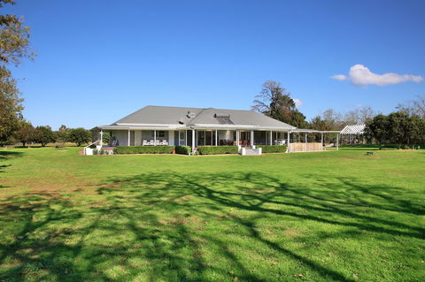 Terara Riverside Retreat - Holiday Adelaide 23