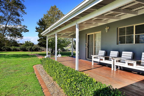 Terara Riverside Retreat - Holiday Adelaide 38