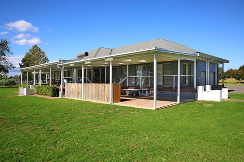 Terara Riverside Retreat - Holiday Adelaide 24