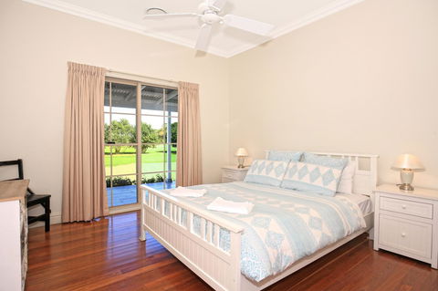 Terara Riverside Retreat - Holiday Adelaide 11
