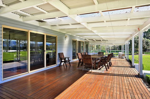 Terara Riverside Retreat - Holiday Adelaide 21