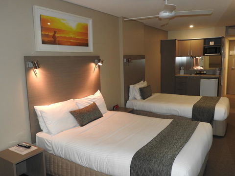 Manly Paradise Motel & Apartments - Holiday Adelaide 1