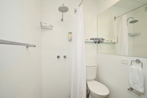 Manly Paradise Motel & Apartments - Holiday Adelaide 11