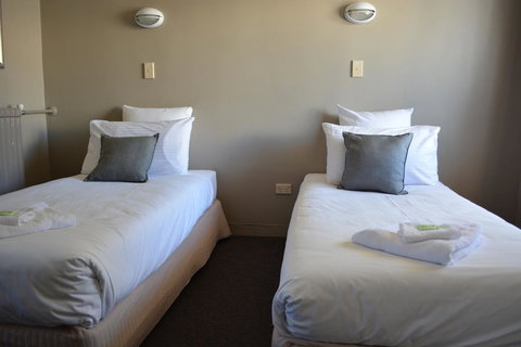 Commercial Hotel Motel Lithgow - Holiday Adelaide 30