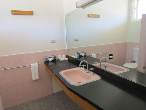 Allonville Gardens Motel - Holiday Adelaide 18