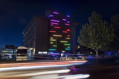 Mercure Albury - Holiday Adelaide 0