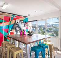 Mad Monkey Coogee Beach - Holiday Adelaide