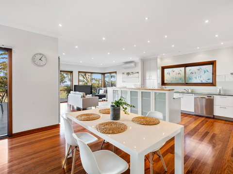 The Beach House Terrigal - Holiday Adelaide 4