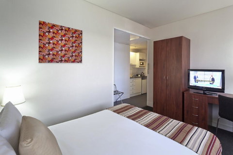 Macleay Hotel - Holiday Adelaide 10