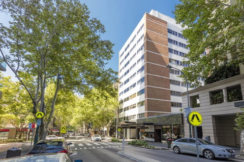 Macleay Hotel - Holiday Adelaide 1