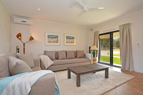 JE Guesthouse, Central To All The Hunter Valley Has To Offer - Holiday Adelaide 1
