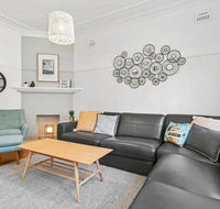 Seaspray - Manly beach apartment close to the sand
