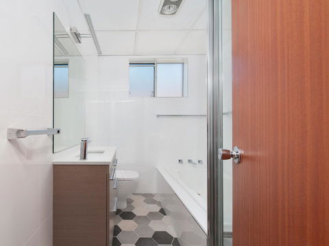 Victoria Parade, Kiah, Unit 10, 53 - Holiday Adelaide 11