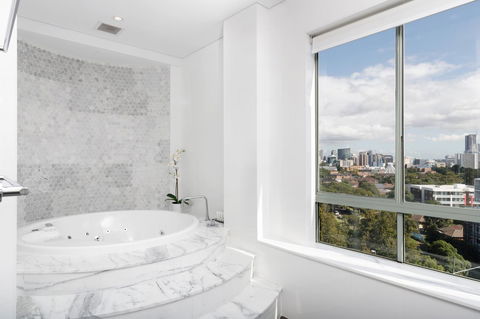 Rydges Parramatta - Holiday Adelaide 8