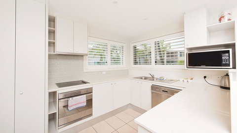 Pacific Blue, Salamander Bay - Holiday Adelaide 37