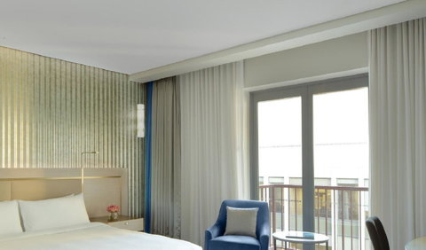 Radisson Blu Plaza Hotel Sydney - Holiday Adelaide 12
